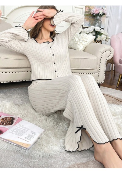 Bella Notte Bej Pamuklu Yırtmaçlı Fiyonk Detaylı Pijama Takımı