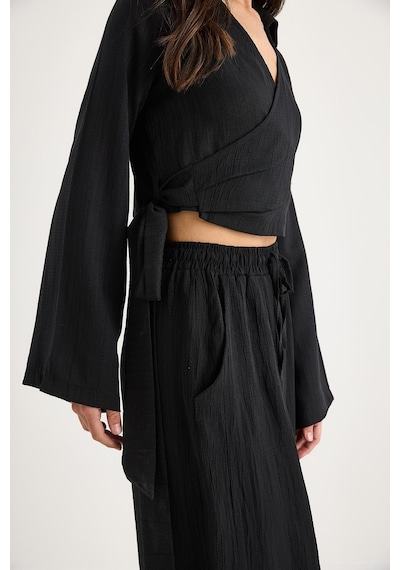 Shade Kadın V Yaka Bağlama Detaylı Bluz Cep Detaylı Beli Lastikli Salaş Pantolonlu Takım 60283324 - Siyah Shade Kadın V Yaka Bağlama Detaylı Bluz Cep Detaylı Beli Lastikli Salaş Pantolonlu Takım 60283324 - Siyah