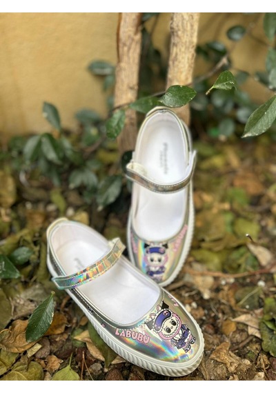 Scarpe Magiche Labubu Kız Çocuk Hologram Parlak Babet Cırtlı Ayakkabı 31-35 Numara Arası Işıksızdır Gümüş Scarpe Magiche Labubu Kız Çocuk Hologram Parlak Babet Cırtlı Ayakkabı 31-35 Numara Arası Işıksızdır Gümüş