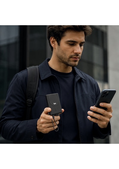 Bix Pb117 10000mah Pd20w Hızlı Şarj Kablosuz Magsafe Telefon Stant Özellikli Mini Powerbank Siyah
