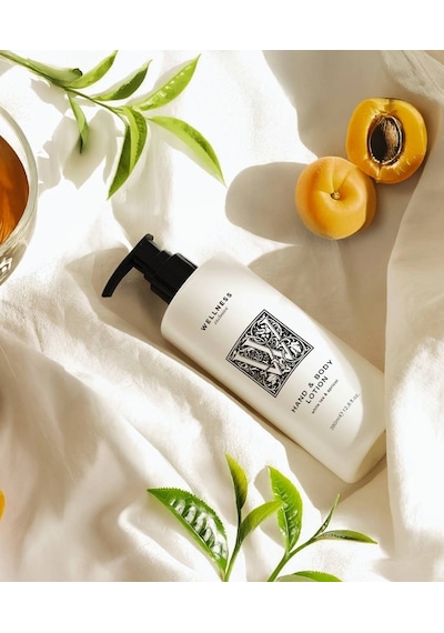 Wellness Exclusive White Tea & Apricot Shampoo 380 ML + Conditioner 380 ML + Shower Gel 380 ML + Hand Wash 380 ML + Hand & Body Lotion 380 ML