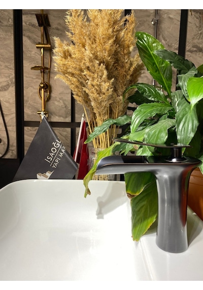 İsaoğlu Yapı Mat Siyah Şelale Lavabo Bataryası Siyah Lavabo Musluğu Siyah Banyo Bataryası Siyah