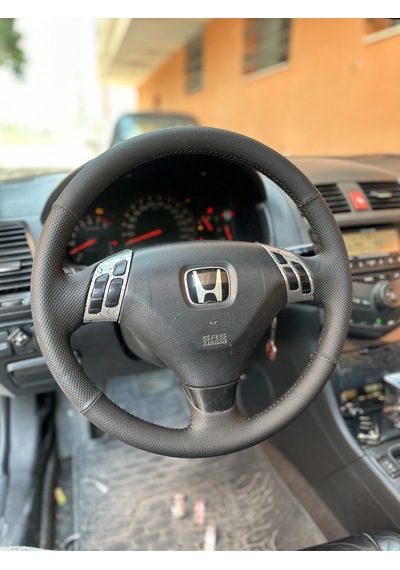 Honda Accord Araca Özel Direksiyon Kılıfı Derisi Sökülüp