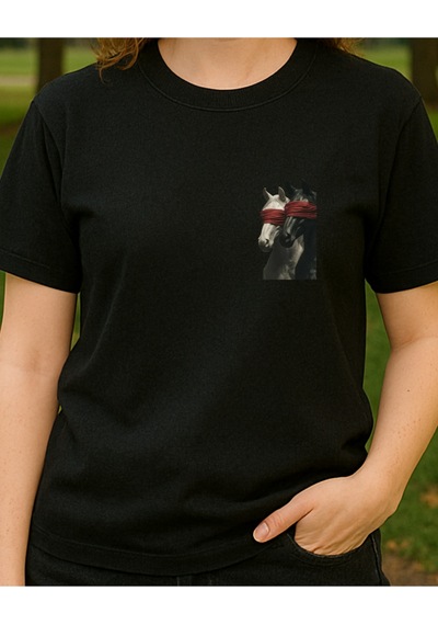 Etnik Atlar Baskılı T-shirt Siyah
