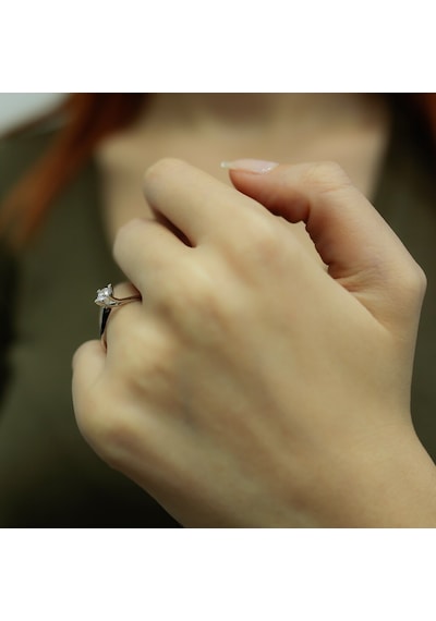 Lova D Renk 0,30 Karat Pırlanta Tektaş Yüzük - IDL Sertifikalı