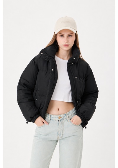 Lia Blanco's Kadın Siyah Oversize Dik Yaka Şişme Mont