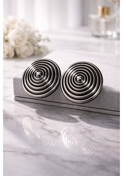 Kadın Gold Spiral Desenli Büyük Küpe Parlak Gold Yuvarlak Stateme Siyah
