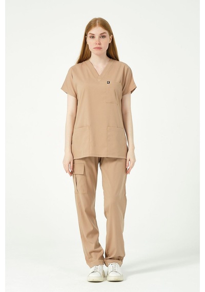 Bej Likralı Scrubs Kargo Cep Doktor Hemşire Forması Yarasa Kol Takım Unisex Bej Likralı Scrubs Kargo Cep Doktor Hemşire Forması Yarasa Kol Takım Unisex
