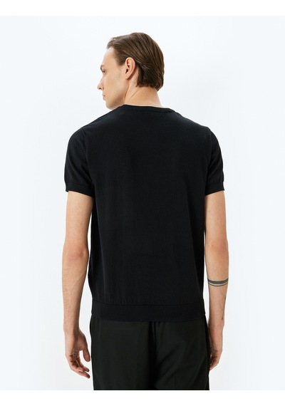 Koton Regular Fit Geometrik Dokulu Kısa Kollu Pamuklu Triko Kazak Siyah 5sam70010ht Siyah