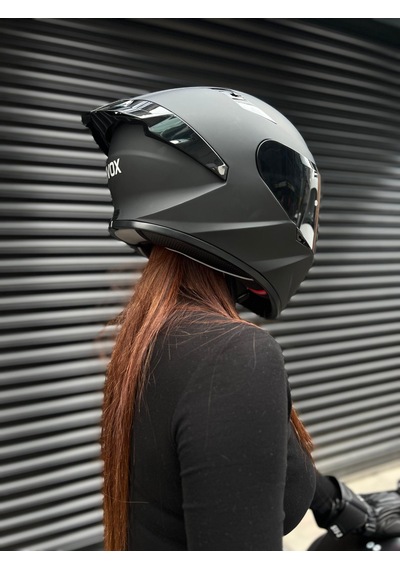 Rivox R2 Kapalı Motosiklet Kaskı Mat Siyah