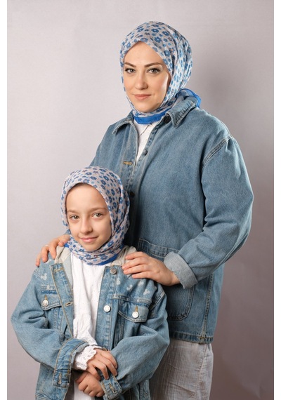 Giverny Saks Mavisi Dijital Baskılı Anne Kız Kombin Tesettür Eşarp Pamuk Polyester Papatya Desenli 6004 24 Saks Mavisi Giverny Saks Mavisi Dijital Baskılı Anne Kız Kombin Tesettür Eşarp Pamuk Polyester Papatya Desenli 6004 24 Saks Mavisi