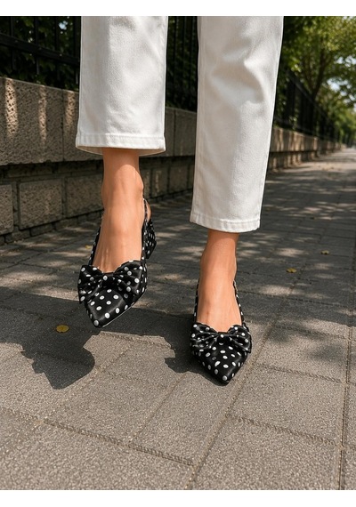 Asmi Shoes Kadın Mina Siyah Saten Puantiyeli Fiyonk Detaylı Arkası Açık 4 Cm Topuklu Ayakkabı Asmi Shoes Kadın Mina Siyah Saten Puantiyeli Fiyonk Detaylı Arkası Açık 4 Cm Topuklu Ayakkabı