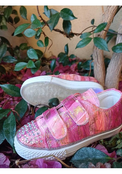Scarpe Magiche Pembe Pile Kız Çocuğu Ayakkabısı Işıklı 31-35 Numara Arası Işıksızdır Pembe Scarpe Magiche Pembe Pile Kız Çocuğu Ayakkabısı Işıklı 31-35 Numara Arası Işıksızdır Pembe