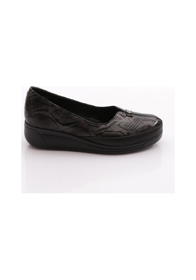 Dgn 106 Kadin Comfort Ayakkabi Siyah Yılan
