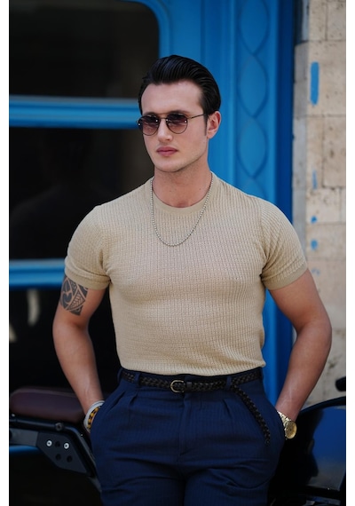 Modefendi Yuvarlak Yaka Örme Detaylı Pamuk Yapılı Slim Fit Tshirt Krem