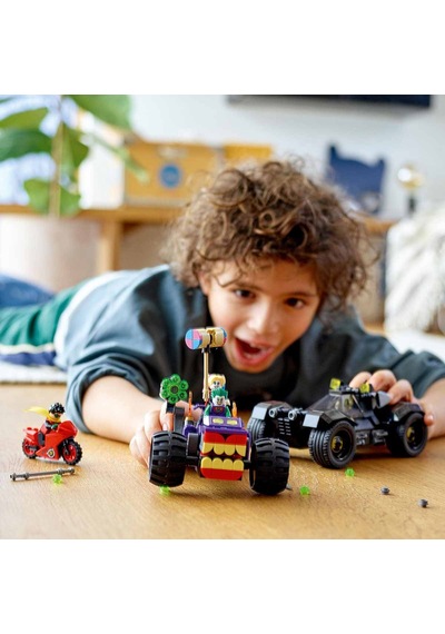 LEGO DC 76159 Comics Super Heroes Joker'in Üç Tekerlekli Motosiklet Takibi 440 Parça