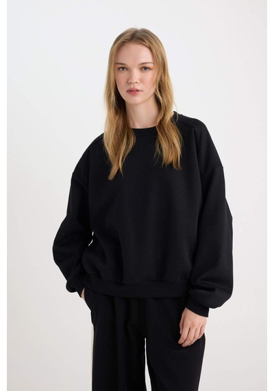 DeFacto Coool Oversize Geniş Kalıp Bisiklet Yaka Basic Düz Kalın Kumaş İçi Yumuşak Tüylü Sweatshirt D9022AXNSBK81 Siyah DeFacto Coool Oversize Geniş Kalıp Bisiklet Yaka Basic Düz Kalın Kumaş İçi Yumuşak Tüylü Sweatshirt D9022AXNSBK81 Siyah