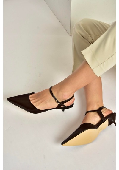 Fox Shoes Y480259860 Kahverengi Rustik Mini İnce Topuklu Sivri Burun Kadın Ayakkabı Kahverengi Fox Shoes Y480259860 Kahverengi Rustik Mini İnce Topuklu Sivri Burun Kadın Ayakkabı Kahverengi