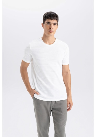 DeFacto Slim Fit Dar Kesim Bisiklet Yaka Basic Düz Kısa Kollu Tişört M6608AZ25SPER105