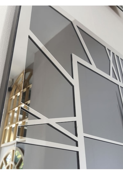 Ayna Denizi Silver Quare Smoked Model Gümüş Füme Renk 60 CM x 60 CM Dekoratif Aynalı Duvar Saati Gümüş