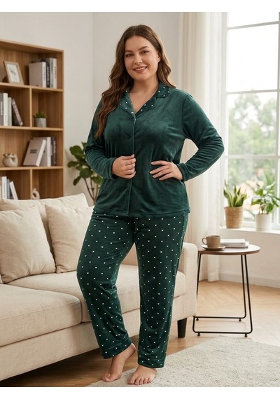 Büyük Beden Boydan Düğmeli Likralı Yumuşak Tuşeli Kadife Kumaş Pijama Takımı Yeşil
