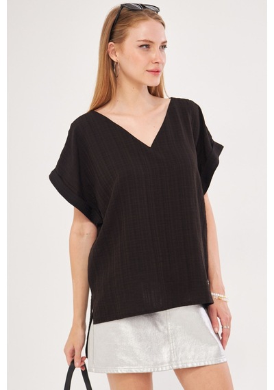 Armonika Kadın Siyah V Yaka Yanları Yırtmaçlı Arkası Uzun Duble Kol Detaylı Oversize Bluz Arm-24y001074