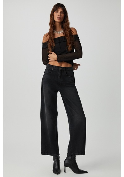 Ethıquet Nerys Kadın Straplez Yaka Omuzları Açık Uzun Kollu Slim Fit Siyah Bluz
