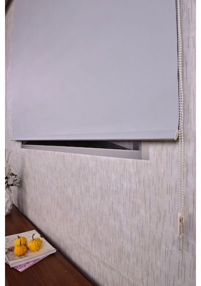 Beyaz Karartma Düz Etek Dilimsiz P 1090 Blackout Zebra Stor Güneşlik Perde 240 X 200