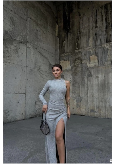 Euro Class Kadın Tasarım Dik Yaka Taş Detaylı Uzun Kollu Abiye Elbise Gri