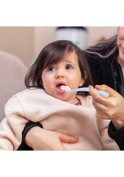 Mamajoo Ergonomik Beslenme Kaşık Seti Powder Blue & Beyaz, 6 Ay+ İkili - Saklama Kabı