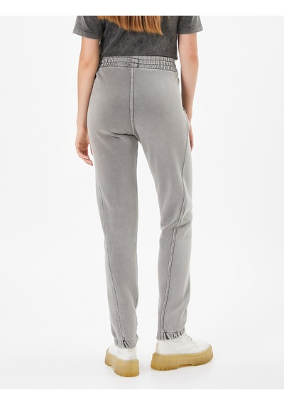 Koton Jogger Eşofman Altı Soluk Efektli Yüksek Bel Cepli Rahat Kalıp Pamuklu Gri Desenli 4wal40087ık 4WAL40087IK0D4 Gri Koton Jogger Eşofman Altı Soluk Efektli Yüksek Bel Cepli Rahat Kalıp Pamuklu Gri Desenli 4wal40087ık 4WAL40087IK0D4 Gri