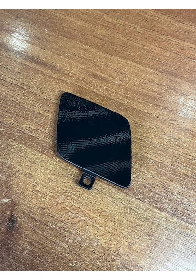 Volkswagen Passat B8 Ön Tampon Çeki Kapağı -