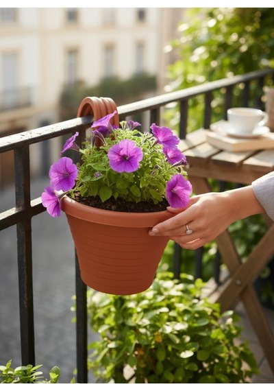 Omnipazar So-tom3 Tombik Askılı Balkon Saksı 3 Litre No: 3 Kiremit 108
