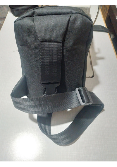 Emre Çanta Dikim Evi Dikey Model 4 Bölmeli Çapraz Göğüs Çantası Geniş Hacimli Body Bag Logosuz Sade Tasarım Siyah