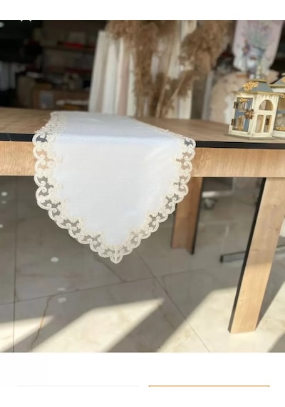 Masa Üzerine Runner, Sehpa Örtüsü Fransız Dantel Detaylı Lale 40 X 145 Cm Krem Diğer