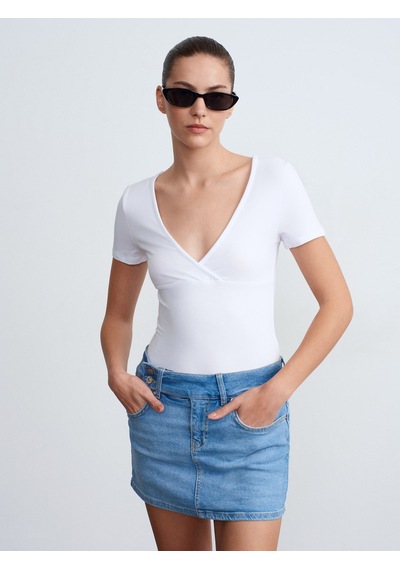 Dilvin 32758 V Yaka Kısa Kollu T-shirt-beyaz