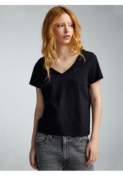 Kadın V Yaka Regular Tshirt Spr24tsk45-2 Siyah - Beyaz Kadın V Yaka Regular Tshirt Spr24tsk45-2 Siyah - Beyaz