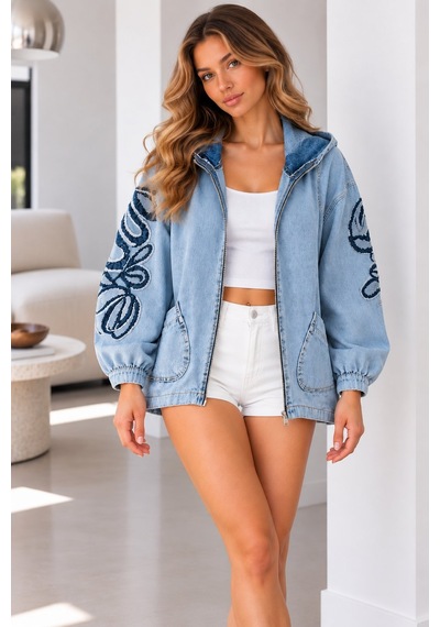 Lima Mavi Kadın Açık Mavi Nakış Detaylı Kapüşonlu Kot Ceket Fermuarlı Oversize Salaş Kesim Cepli Denim Ceket Lima Mavi Kadın Açık Mavi Nakış Detaylı Kapüşonlu Kot Ceket Fermuarlı Oversize Salaş Kesim Cepli Denim Ceket