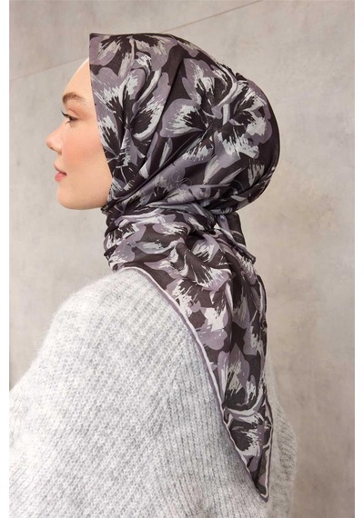Silk Home Pamuk Polyester Eşarp Siyah Büyük Papatya Desenli Soft Dokulu Kaymaz 90x90 Çok Renkli