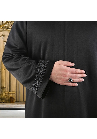 Lüks Mihrab İmam Cübbesi Siyah Sadece Kol Ve Yakada Nakışlı Çok Renkli