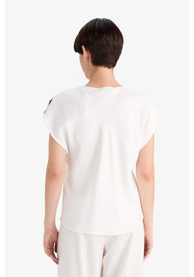 Defacto Regular Fit V Yaka Saten Kısa Kollu Gömlek G4407ax25auer105 Ekru