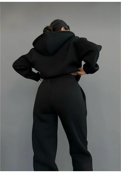 Josette Wrst Kışlık Hırka Eşofman Altı Alt Üst Takım - Siyah Baskılı Fermuarlı Oversize Kapüşonlu Siyah Josette Wrst Kışlık Hırka Eşofman Altı Alt Üst Takım - Siyah Baskılı Fermuarlı Oversize Kapüşonlu Siyah