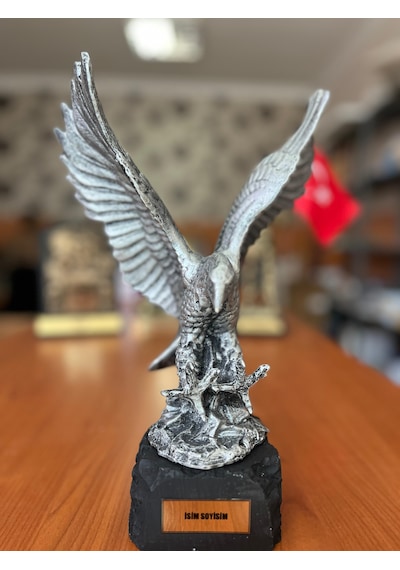 Siyah Beyazlı Taraftarlara Özel Kartal Figürü