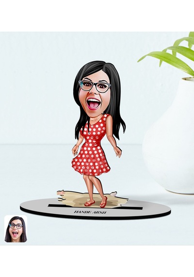 Bk Gift Kişiye Özel Tatilci Kadın Karikatürlü Ahşap Biblo Model 4