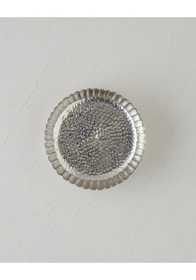 English Home Regina Metal Dekoratif Tabak 15 X 15 X 4.5 Cm Silver