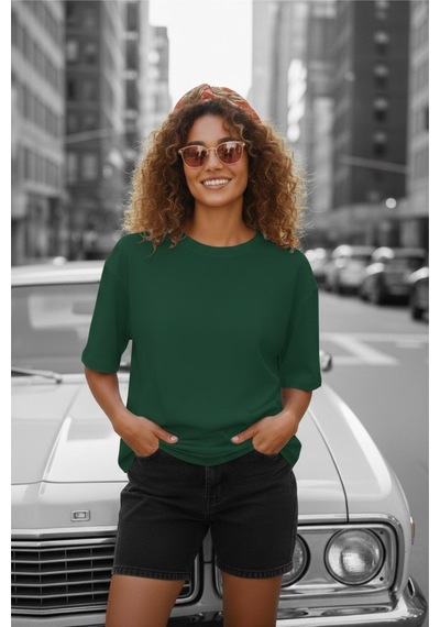 Mily Kadın Oversize Basic Bisiklet Yaka Pamuklu T-shirt Rahat Kesim Unisex Sevgili Kombini Yesıl Mily Kadın Oversize Basic Bisiklet Yaka Pamuklu T-shirt Rahat Kesim Unisex Sevgili Kombini Yesıl