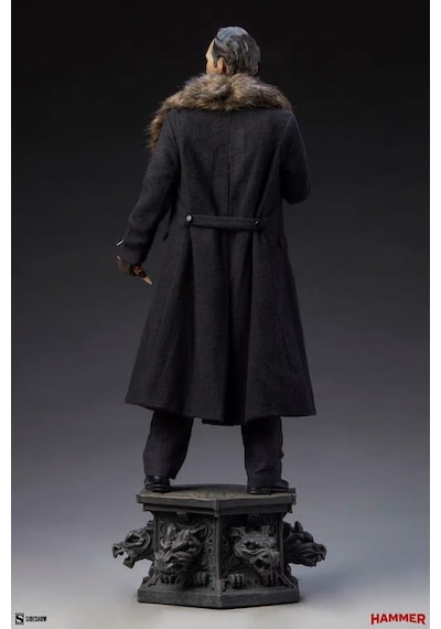 Sideshow Collectibles Van Helsing Premium Format Figure 300376 Horror Classics / Dracula 1958 / Peter Cushing