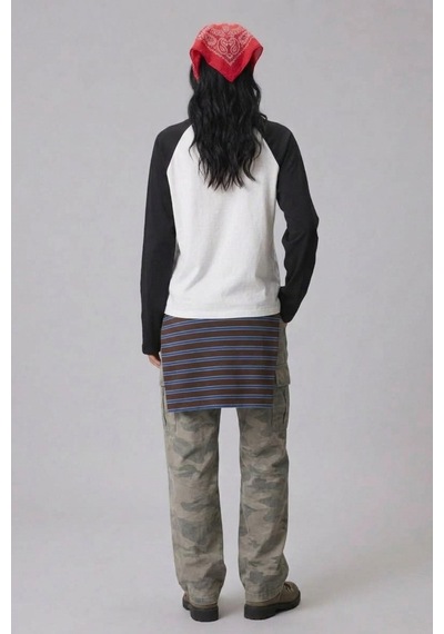 Cool Tarz Kadın Oversize Kontrast Kollu Raglan Bisiklet Yaka Düşük Omuzlu T-shirt Beyaz-siyah Beyaz-siyah