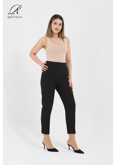 Kadın Model Yüksek Bel Kumaş Siyah Pantolon