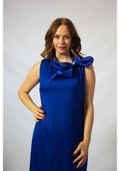 Moda Berray 986 Sax Yakası Organze Fiyonk Broşlu Saten Kısa Büyük Beden Elbise Sax Saks Mavi Moda Berray 986 Sax Yakası Organze Fiyonk Broşlu Saten Kısa Büyük Beden Elbise Sax Saks Mavi